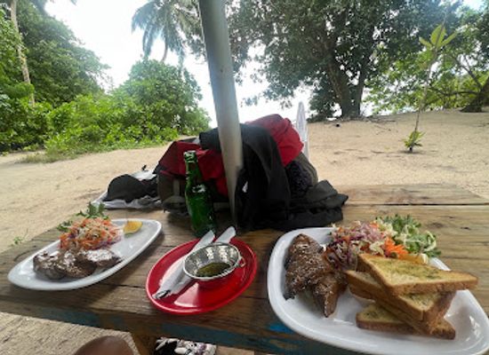 seychelles/ile-therese/bar/waacha-bar-and-grill-anse-major