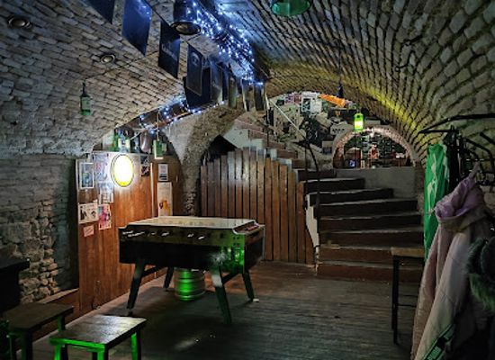 slovakia/bratislava/bratislava-castle-hrad/bar/goblins-pub