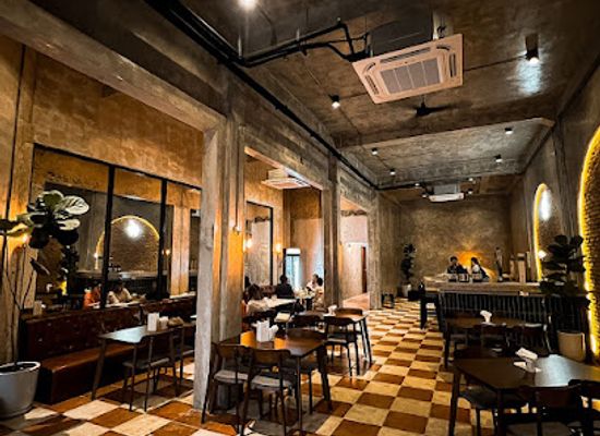 laos/southern-laos/bar/salanae-bistro-bar