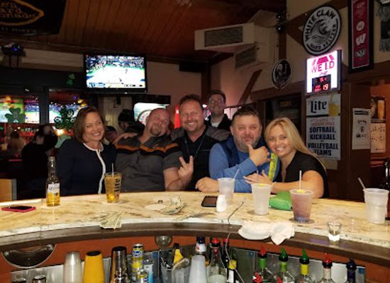 wisconsin/southeast-wisconsin/bar/fin-n-feather