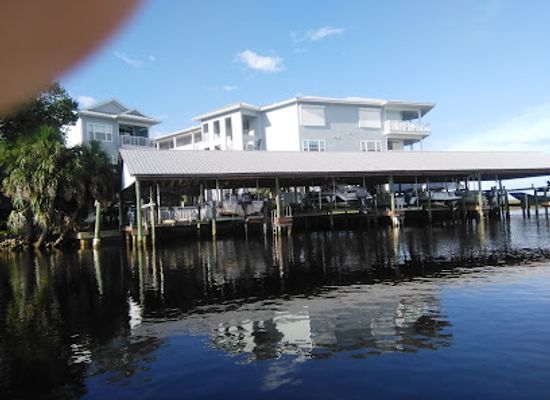 florida/suwannee-river/bar/salt-creek-restaurant