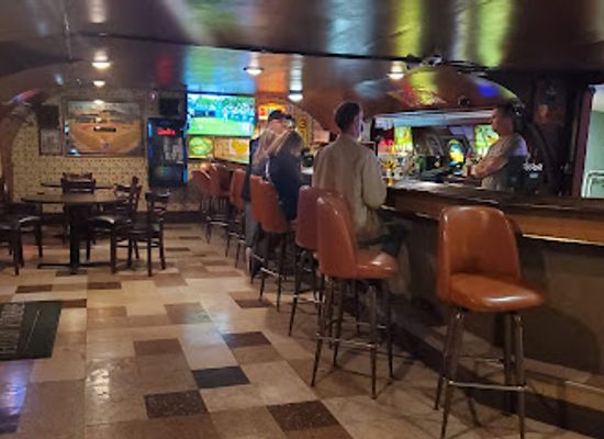 illinois/peoria/bar/friendly-valley-tavern