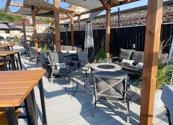 michigan/lower-peninsula/bar/sandstone-terrace-rooftop-bar-live-music-venue