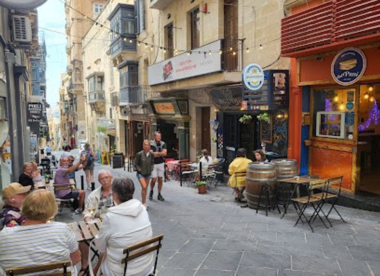 malta/marsamxett-harbour/bar/buddies