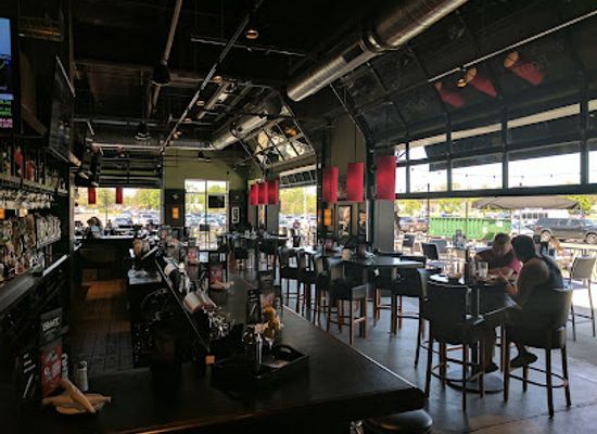 new-jersey/central-jersey/bar/bar-louie-brunswick-square