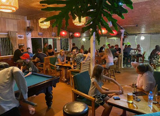 vietnam/phu-quoc-island/bar/the-cheeky-traveller-english-pub-bar