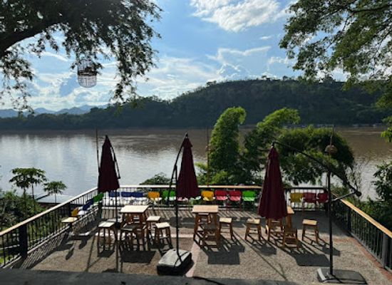 laos/mekong-river-valley/bar/mekong-deck-luangphrabang