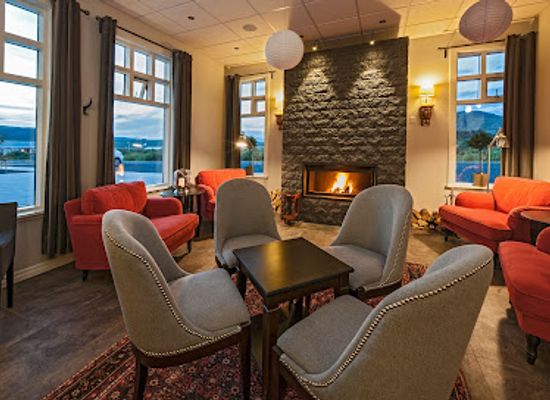 iceland/Þingvellir-national-park/bar/grimsborgir-restaurant-and-bar