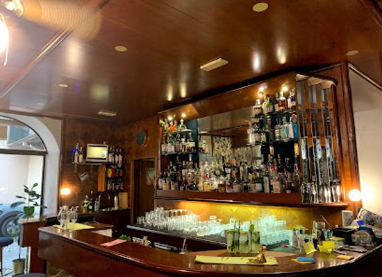 italy/brianza/bar/hemingway