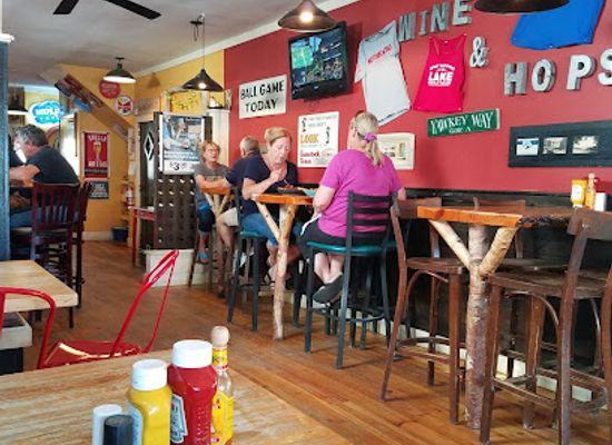 new-hampshire/belknap-county/bar/frog-rock-tavern