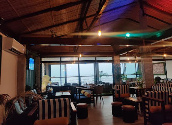 guinea/conakry/dixinn/bar/ocean-s-lounge
