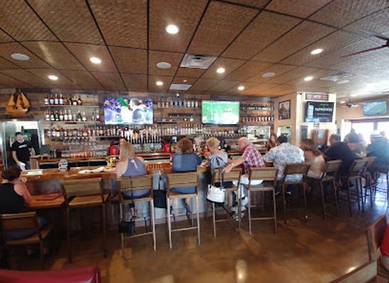 california/huntington-beach/bolsa-chica-state-beach/bar/the-hangout-restaurant-beach-bar
