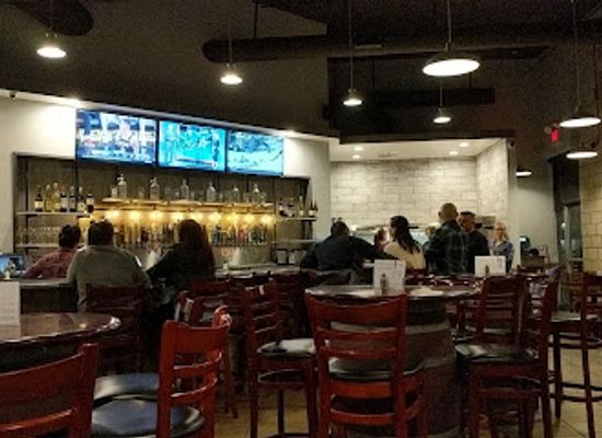 california/santa-clarita/bar/the-backyard-grub-n-brews