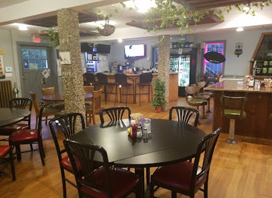 massachusetts/berkshires/bar/route-8-pub