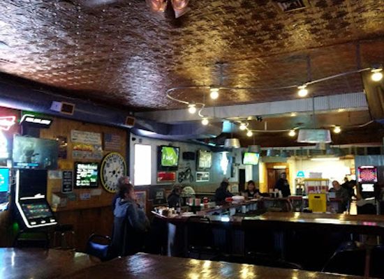 nebraska/nebraska-national-forest/bar/dog-house-saloon