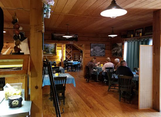 tennessee/cades-cove/bar/trailhead-steak-trout