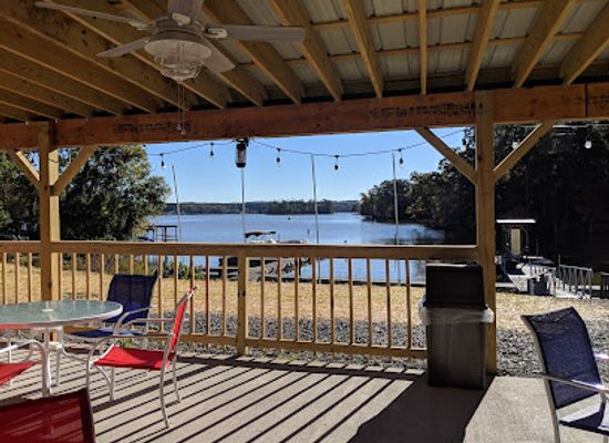 north-carolina/uwharrie-national-forest/bar/scallywag-s-bar-grill