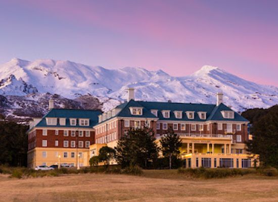 new-zealand/tongariro-national-park/bar/chateau-tongariro-hotel
