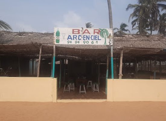 benin/ouidah-beach/bar/arc-en-ciel-beach
