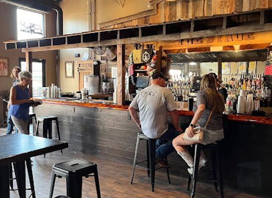 tennessee/hatchie-river-area/bar/the-stage-on-broadway