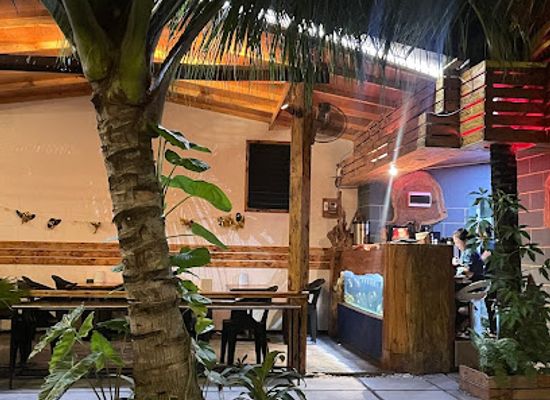 maldives/thinadhoo-island/bar/alicafe