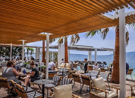 albania/toskeria/bar/crystal-island