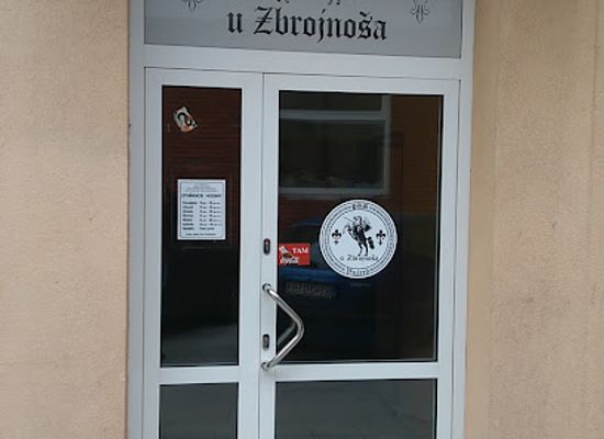slovakia/kysuce/bar/vinaren-u-zbrojnosa