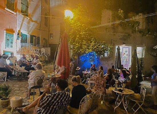 croatia/rovinj/bar/piazzetta-bar