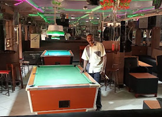 uganda/rwenzori-mountains-national-park/bar/another-life-bar-lodge