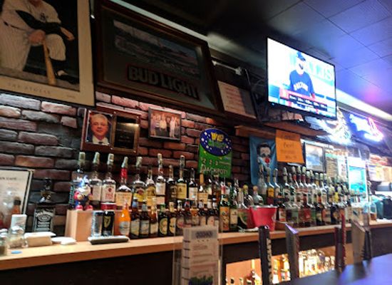 rhode-island/warwick/bar/the-whalen
