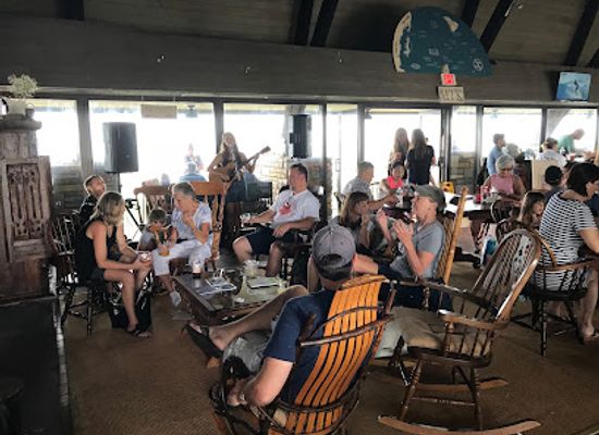 new-york/montauk/bar/george-s-lighthouse-bar-grill