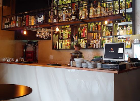 kosovo/has/bar/moon-kitchen-bar