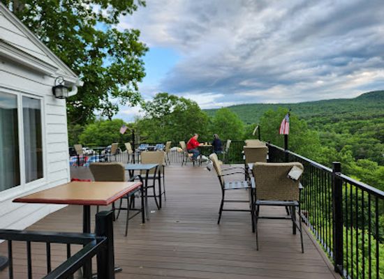 massachusetts/franklin-county/bar/shelburne-falls-pub-and-brew-at-the-sweetheart