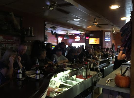illinois/waukegan/bar/north-avenue-tap