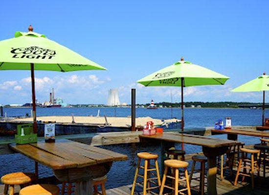 massachusetts/bristol-county/bar/tipsy-seagull-dockside-pub-seasonal