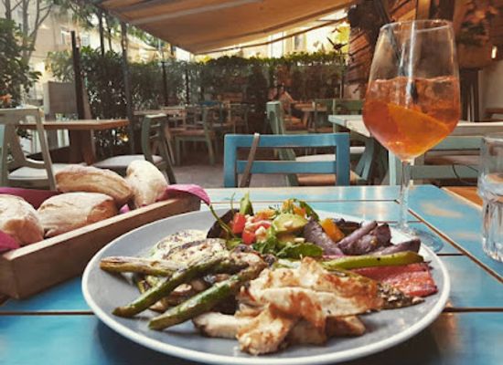 albania/northern-albania/bar/bufe-wine-bar