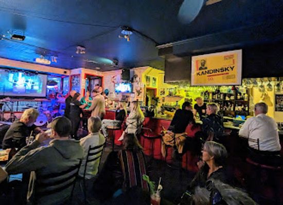 canada/ottawa/rideau-canal/bar/avant-garde-bar-gift-shop