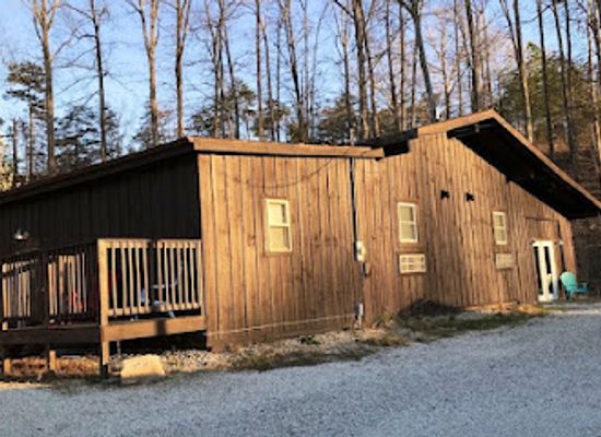 kentucky/red-river-gorge-geological-area/bar/red-wolfe-lodge