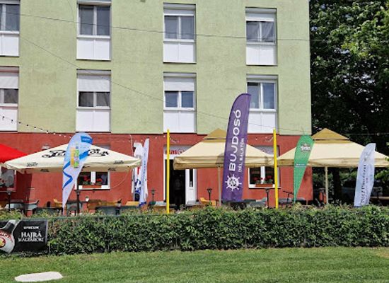 hungary/somogy/bar/bazis-cafe