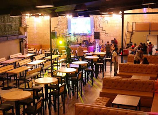 bolivia/cochabamba/bar/valencia-bar