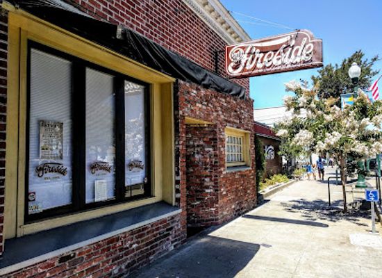 california/san-joaquin-valley/bar/the-fireside-lounge
