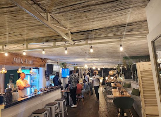mozambique/gaza-province/bar/bom-de-mais-rooftop-snack-bar