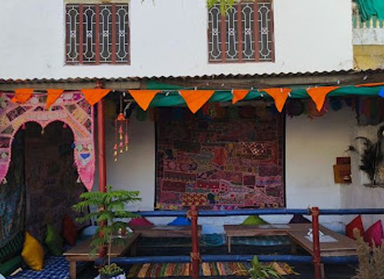 india/pushkar/bar/los-amigos-home-stay-cafe