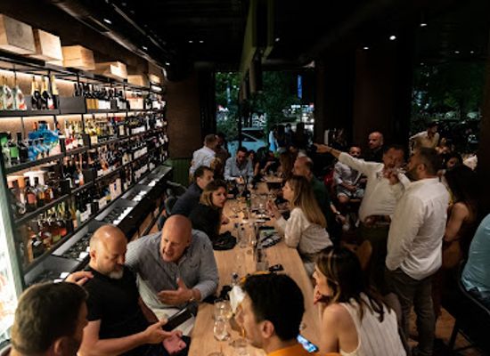 montenegro/kuci/bar/pierre-champagne-bar-wine-shop