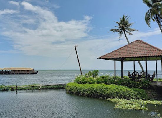 india/kerala-backwaters/bar/karma-waterside-restaurant