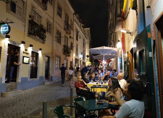 portugal/lisbon/baixa/bar/maria-caxuxa