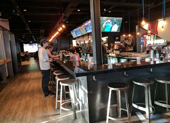 canada/interlake-region/bar/underdogs