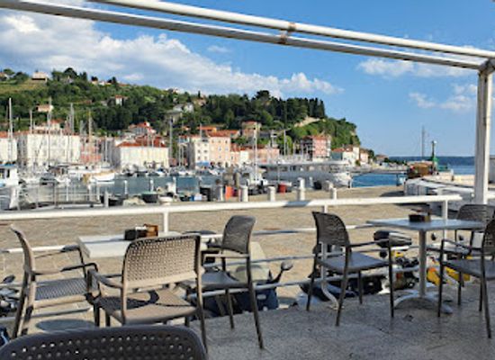 slovenia/piran/bar/caffe-teater