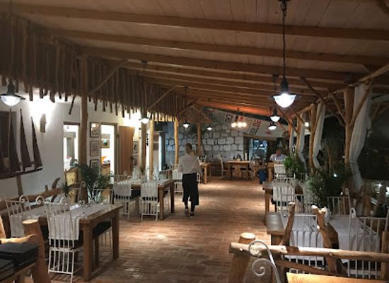 croatia/posavina/bar/laganini-lounge-bar-fish-house