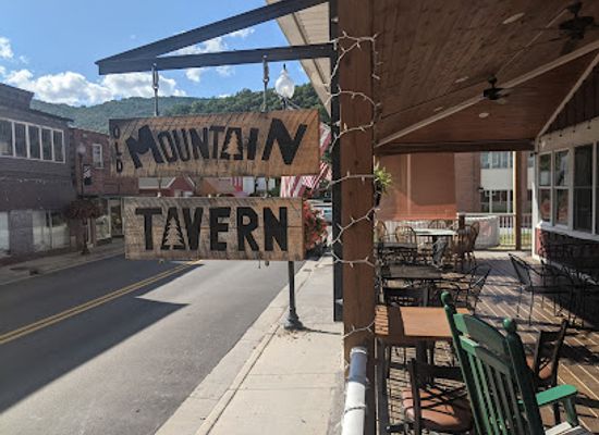 west-virginia/allegheny-highlands/bar/old-mountain-tavern